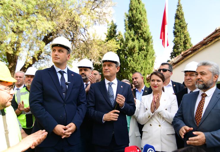 Cumhuriyet Halk Partisi Genel Başkanı Özgür Özel, 15 Mayıs Cuma