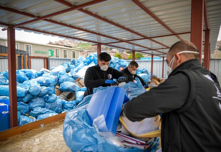 İzmir Büyükşehir Belediyesi’nin “Dönüşüme Evde Başla” projesi, kısa sürede 8