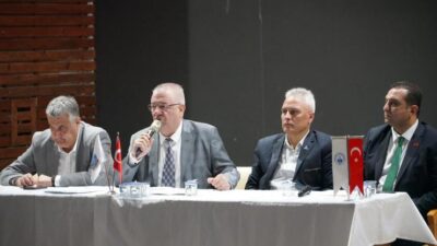 Edremit Belediye Başkanı Mehmet Ertaş, halk buluşmaları kapsamında mahalle ziyaretlerini