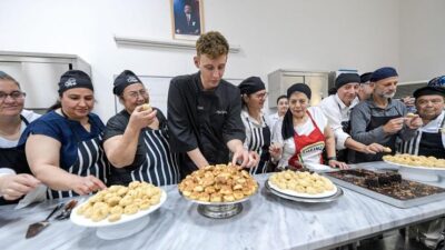 İzmir Çeşme’de restoranı bulunan ve sosyal medya platformlarında tariflerini paylaşan