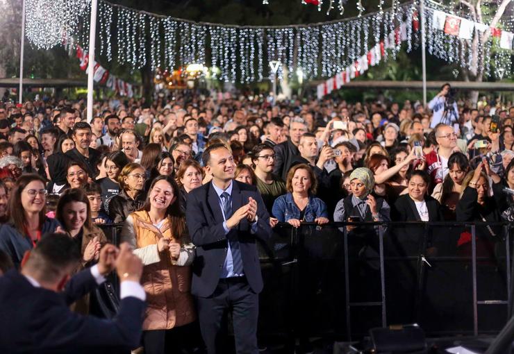 Bornova Belediyesi’nin 19 Mayıs Gençlik Festivali, İzmir’in en hareketli buluşma