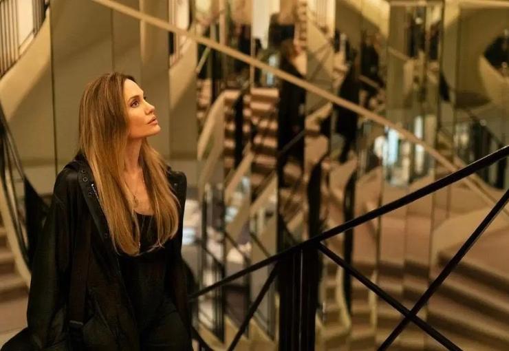 Alice Winocour imzası taşıyan, Angelina Jolie, Anyier Anei, Elle Rumpf,