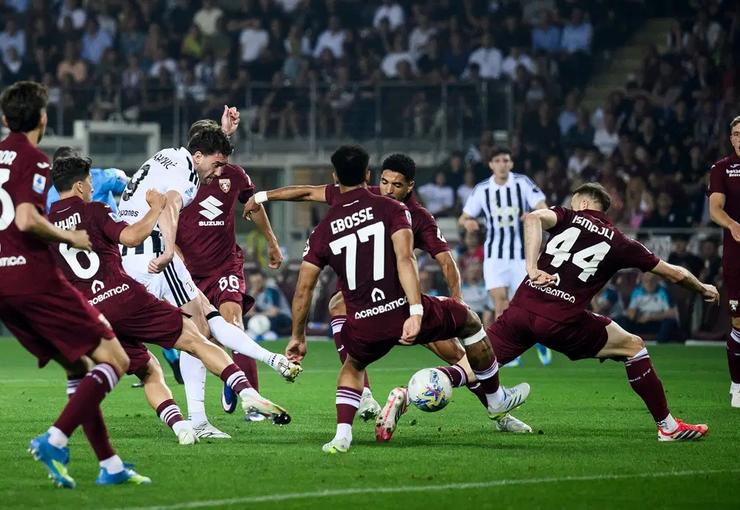 İtalya Serie A'nın son haftasında Juventus, Torino deplasmanında 2-0 öne