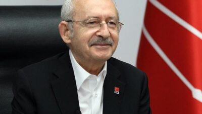 Mahkemenin "mutlak butlan" kararı sonrası göreve dönebilen CHP'nin eski genel