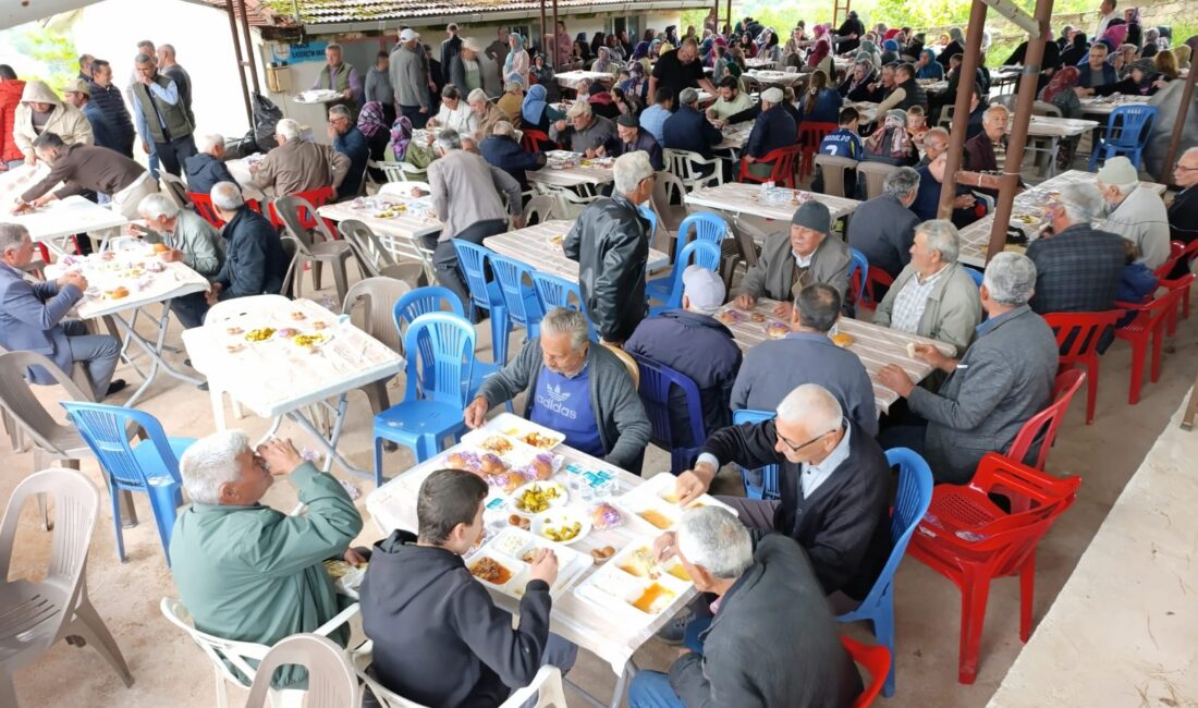 Manisa’nın Gördes İlçesi Fundacık Mahallesi Geleneksel Köy Hayrı yoğun katılımla