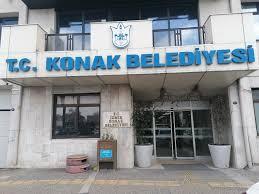 Konak Belediye Başkanı Nilüfer Çınarlı Mutlu ile belediye meclis üyesi