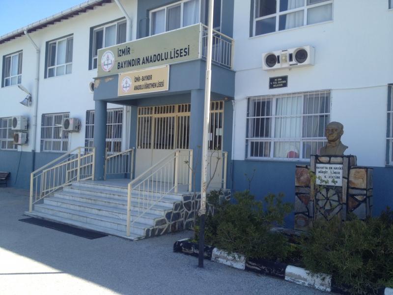 İzmir'in Bayındır ilçesinde faaliyet gösteren Bayındır Anadolu Lisesi'nin özel eğitim