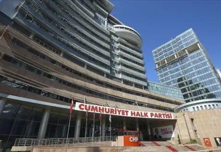 CHP'de "mutlak butlan" kararı sonrası başlayan işten çıkarmalar sürüyor. 