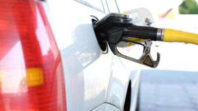 2 Haziran Salı günü itibariyle benzinin litre fiyatına 1,39, motorinin