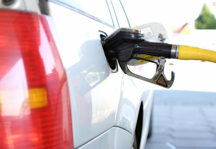 2 Haziran Salı günü itibariyle benzinin litre fiyatına 1,39, motorinin