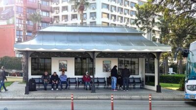 İzmir Büyükşehir Belediyesi ESHOT Genel Müdürlüğü, kentin tarihinden ve mimari