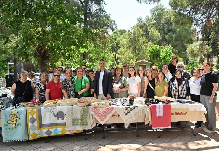 Bornova Belediyesi’nin Hobi ve Beceri Edindirme Kursları’na katılan her yaştan