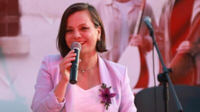Türk edebiyatının usta ismi Nazım Hikmet, Karabağlar Belediyesi’nin adını taşıyan