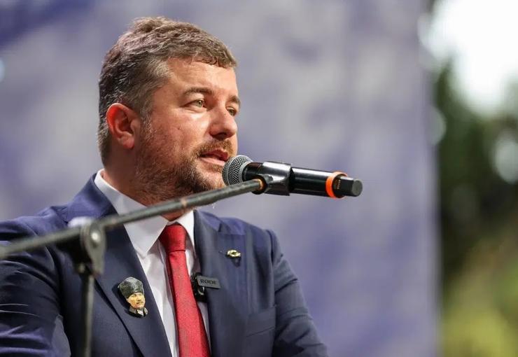 Buca Belediyesi ve bağlı iştiraklerine yönelik yürütülen soruşturma kapsamında 1