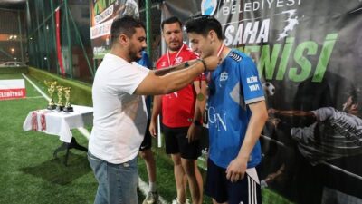 Menderes Belediyesi, Şehit Fırat Yılmaz Çakıroğlu Spor Tesisleri’nde ayak tenisi