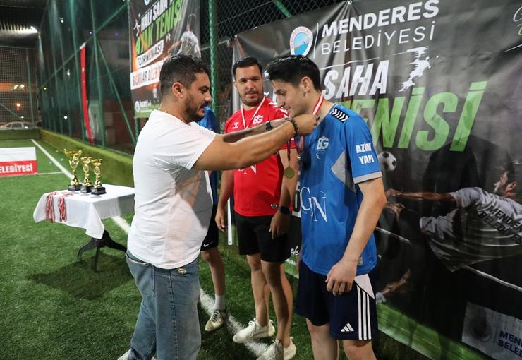 Menderes Belediyesi, Şehit Fırat Yılmaz Çakıroğlu Spor Tesisleri’nde ayak tenisi