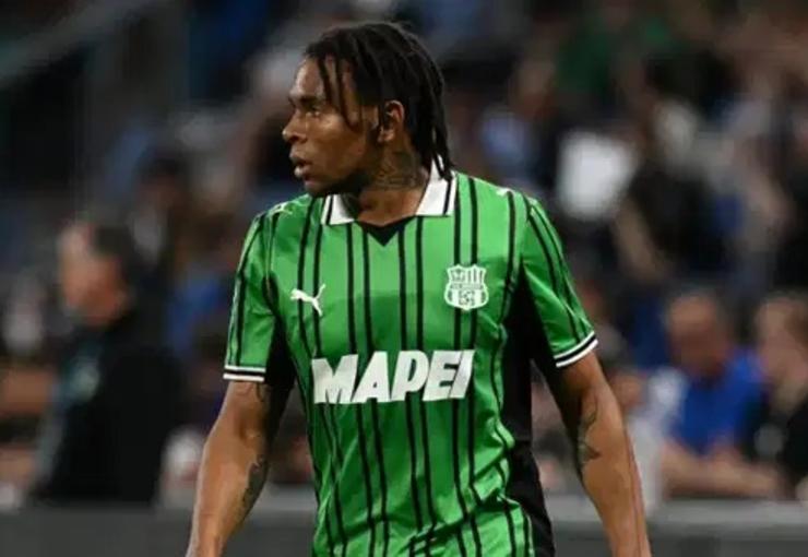 Beşiktaş'ın kadrosuna katmak istediği Armand Lauriente için yaptığı ilk teklif