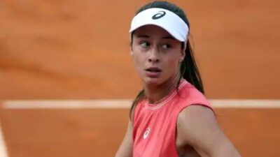 Milli tenisçi Zeynep Sönmez, Rosmalen Şampiyonası'nda ABD'li Katie Volynets'i 2-1