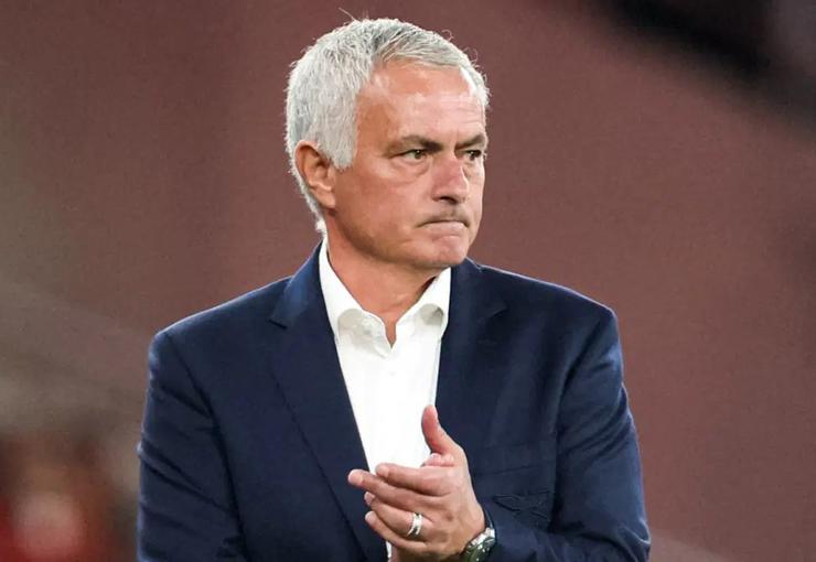 Portekiz Ligi ekibi Benfica, Teknik Direktör Jose Mourinho'nun sözleşme fesih