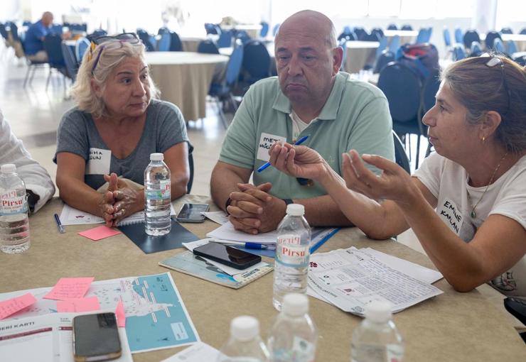 İzmir Büyükşehir Belediyesi’nin katılımcı demokrasi anlayışıyla hayata geçirdiği Yurttaş Meclisleri’nde