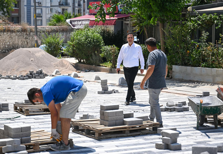 Bornova Belediye Başkanı Ömer Eşki, Tarihi Çarşı ve Köşkler Bölgesi'nde