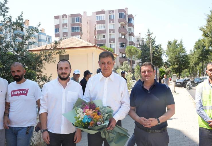 İzmir Büyükşehir Belediyesi, Torbalı’nın ana arteri Haluk Alpsü Bulvarı’nda asfalt