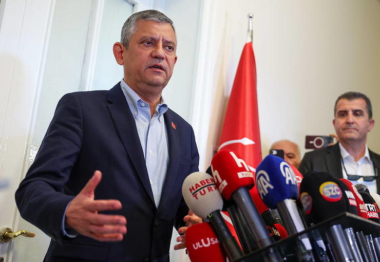 Seçilmiş CHP Genel Başkanı Özgür Özel'in Parti Meclisi (PM) ekibi,