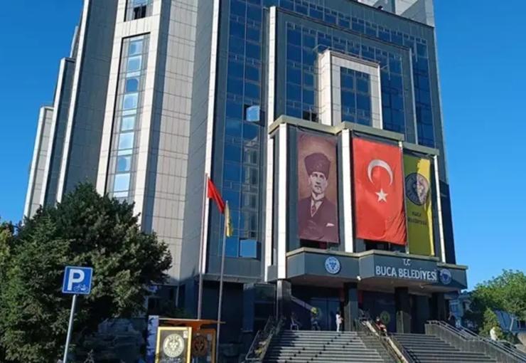 Buca Belediyesi'ne yönelik yapılan operasyon sonucunda Belediye Başkanı Görkem Duman