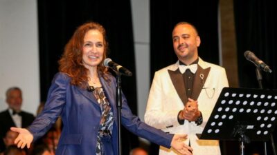 Karşıyaka Belediyesi Türk Sanat Müziği Korosu, düzenledikleri yaz konseri ile