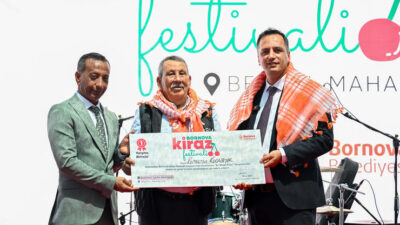 Bornova Belediyesi tarafından Beşyol Mahallesi’nde düzenlenen Bornova Kiraz Festivali, konserler,
