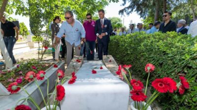 İzmir Büyükşehir Belediye Başkanı Dr. Cemil Tugay, İzmir'in efsane başkanlarından