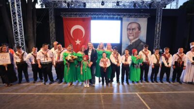 Konak Belediyesi’nin bu yıl 20’nci kez “Merhaba” diyen Halk Oyunları