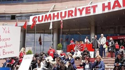CHP’de partinin seçilmiş yönetimi, 74 il başkanı ve 7 ilden