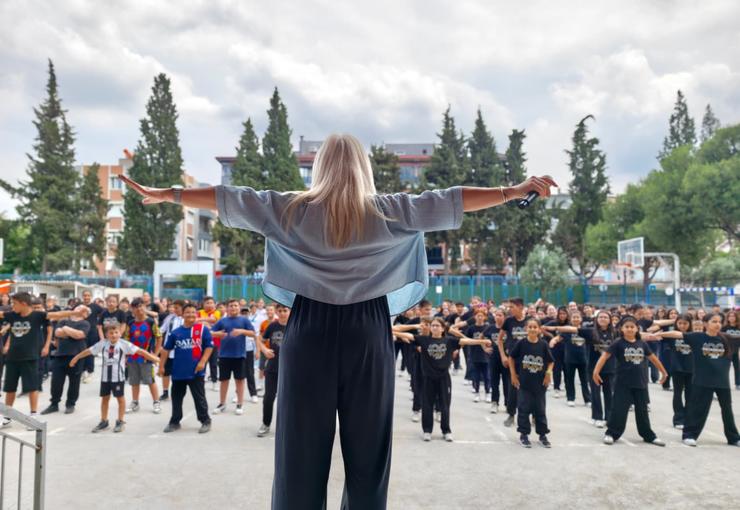 İzmir Büyükşehir Belediyesi tarafından hayata geçirilen “Hareket Et, Eğlen, Güçlen”