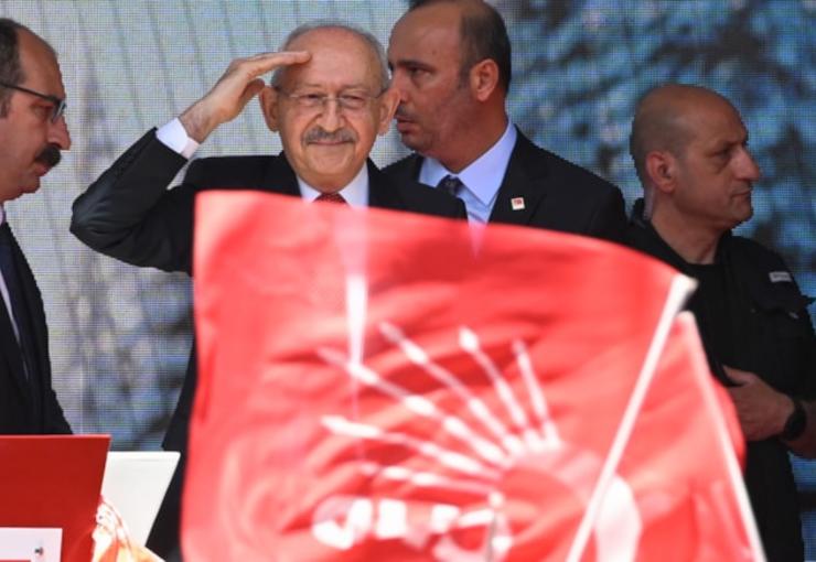 CHP'deki mutlak butlan yönetimi 20 çalışanın daha işine son verdi.