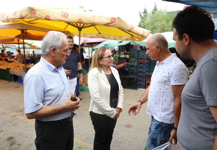 Güzelbahçe Belediye Başkan Vekili Ayşe Akın, Belediye Meclis Üyeleri ile