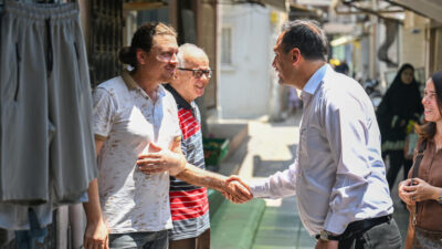 Mahalle ziyaretleri ve saha denetimlerini aralıksız sürdüren Bornova Belediye Başkanı