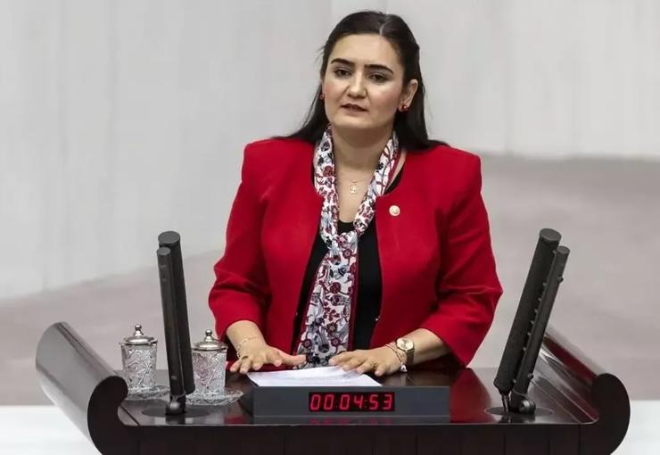 İzmir Büyükşehir Belediye Başkanı Cemil Tugay son yaşanan gelişmelerden sonra