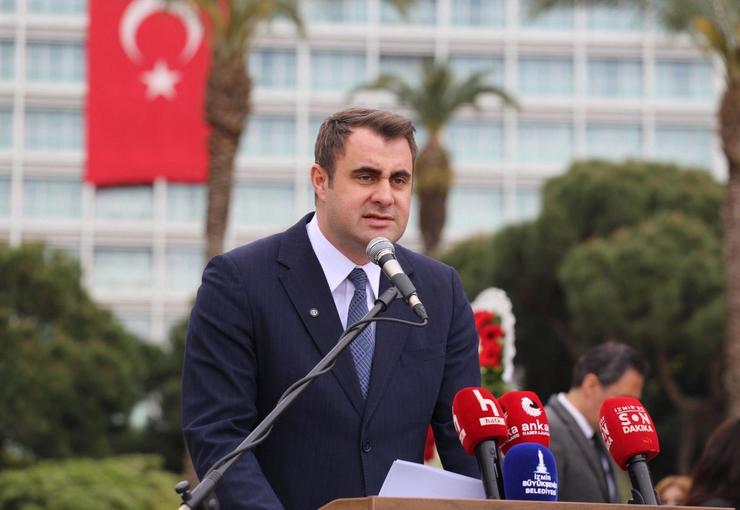 İzmir Büyükşehir Belediye Başkanı Cemil Tugay yaşanan son gelişmelerin ardından