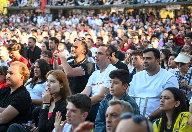A Milli Futbol Takımımızın dünya sahnesindeki dev mücadelesi, Büyükşehir Belediyesi