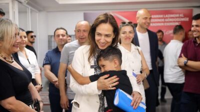 Karşıyaka Belediye Başkanı Yıldız Ünsal, katılımcı yönetim anlayışı doğrultusunda ‘Vatandaş
