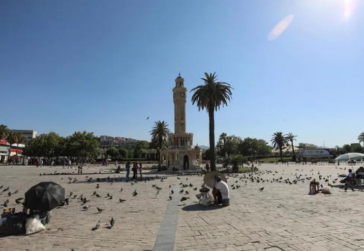 İzmir’de yeni hafta ile birlikte hava sıcaklıkları yükselecek. Yağmur yağışının