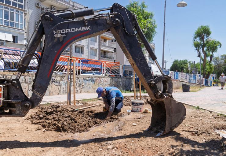 İzmir Büyükşehir Belediyesi, Buca’nın simge yeşil alanlarından Şirinyer Parkı’nda kapsamlı
