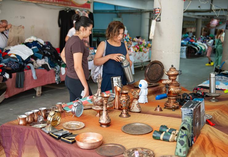 Karşıyaka Belediyesi’nin düzenlediği 2. El Pazarı, Bostanlı’nın ardından Cumhuriyet Pazar