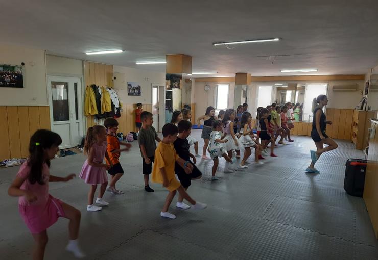 Efes Selçuk Belediyesi tarafından çocukların yaz tatilini verimli, eğlenceli ve