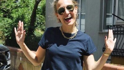Müzik stüdyosuna girerken görüntülenen Gupse Özay sürpriz projesini açıkladı: