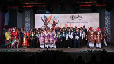 Manisa Büyükşehir Belediyesi Konservatuvarı tarafından düzenlenen Halk Dansları Gala Gecesi,