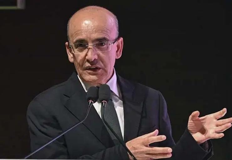 Hazine ve Maliye Bakanı Mehmet Şimşek, muhalefet ve sendikalar tarafından