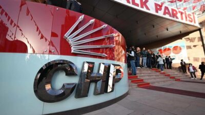 CHP’de seçilmiş yönetimi destekleyen il başkanları, yeni parti talebinin daha