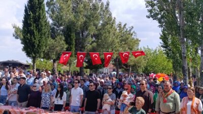 Manisa’nın Gördes İlçesine bağlı Börez Mahallesinde yapılan 4. kiraz festivali